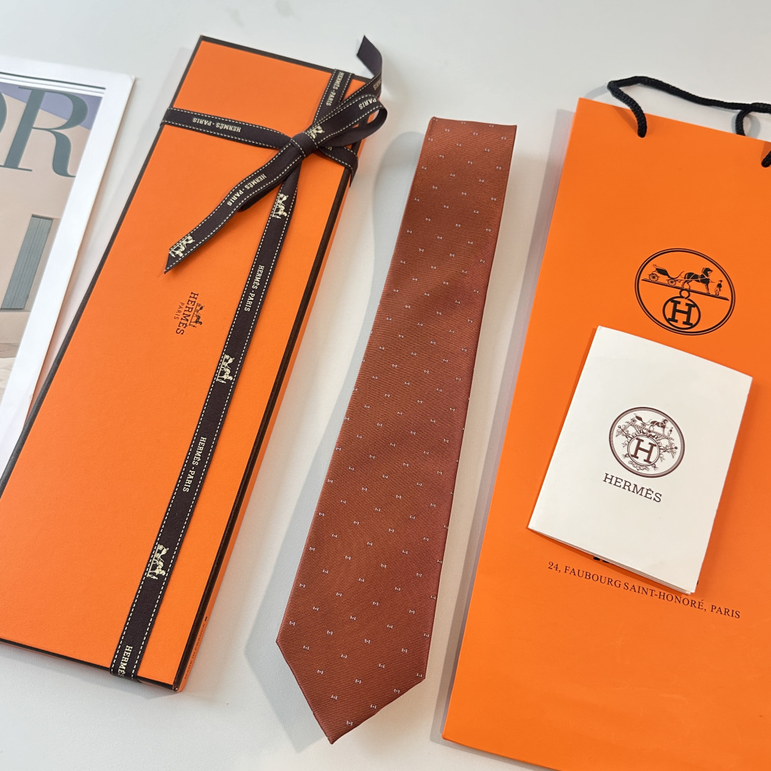 🌾 领带新款出货啦‼‼爱马仕男士新款领带系列👔👔，让男士可以充分展示自己个性。100%顶级斜纹真丝手工定