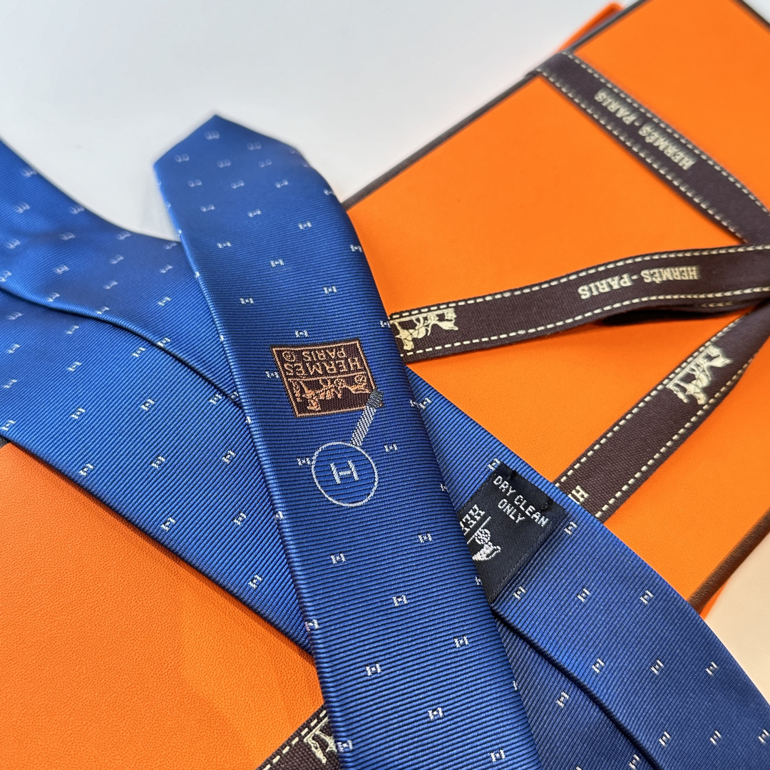 🌾 领带新款出货啦‼‼爱马仕男士新款领带系列👔👔，让男士可以充分展示自己个性。100%顶级斜纹真丝手工定