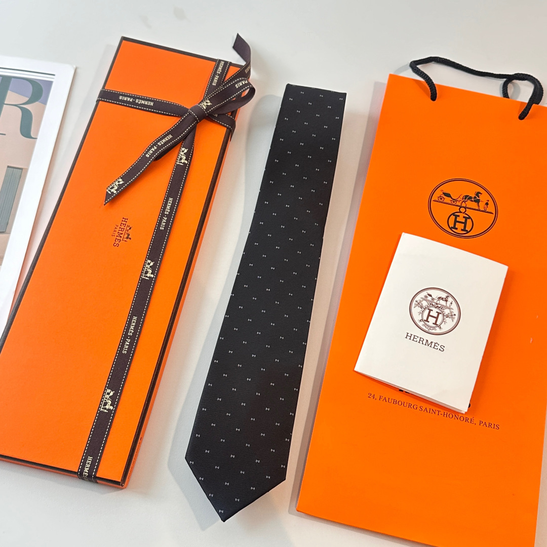 🌾 领带新款出货啦‼‼爱马仕男士新款领带系列👔👔，让男士可以充分展示自己个性。100%顶级斜纹真丝手工定