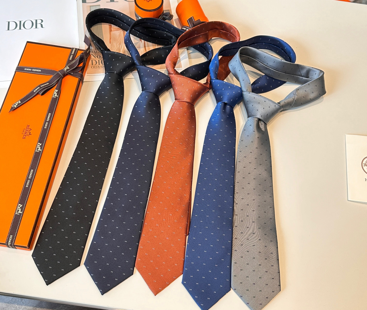 🌾 领带新款出货啦‼‼爱马仕男士新款领带系列👔👔，让男士可以充分展示自己个性。100%顶级斜纹真丝手工定