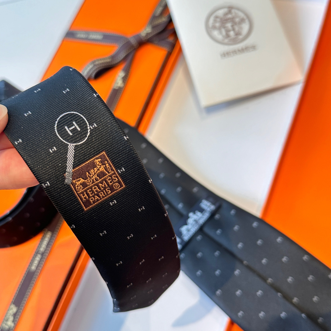 🌾 领带新款出货啦‼‼爱马仕男士新款领带系列👔👔，让男士可以充分展示自己个性。100%顶级斜纹真丝手工定
