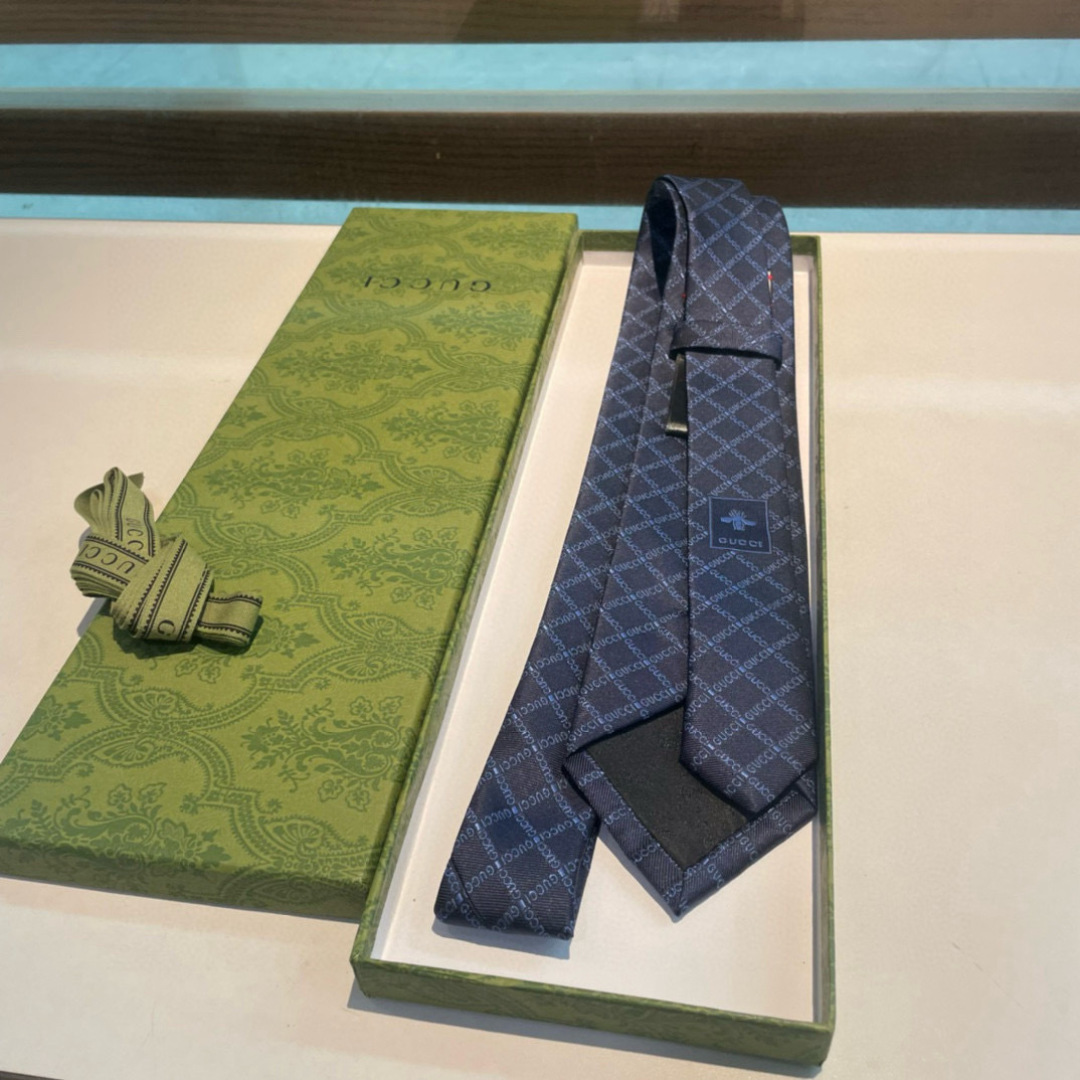 🌾 G家专柜新款【GG标识印花领带】男士领带👔👔，稀有采用经典小G LOGO提花展现精湛手工与时尚优雅的