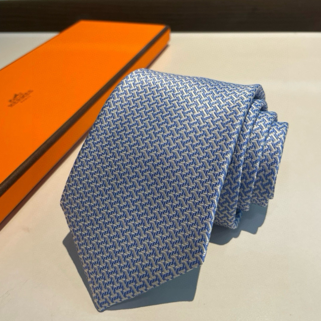 爱马仕H字母男士新款领带系列👔👔，让男士可以充分展示自己个性。100%顶级斜纹真丝手工定制‼