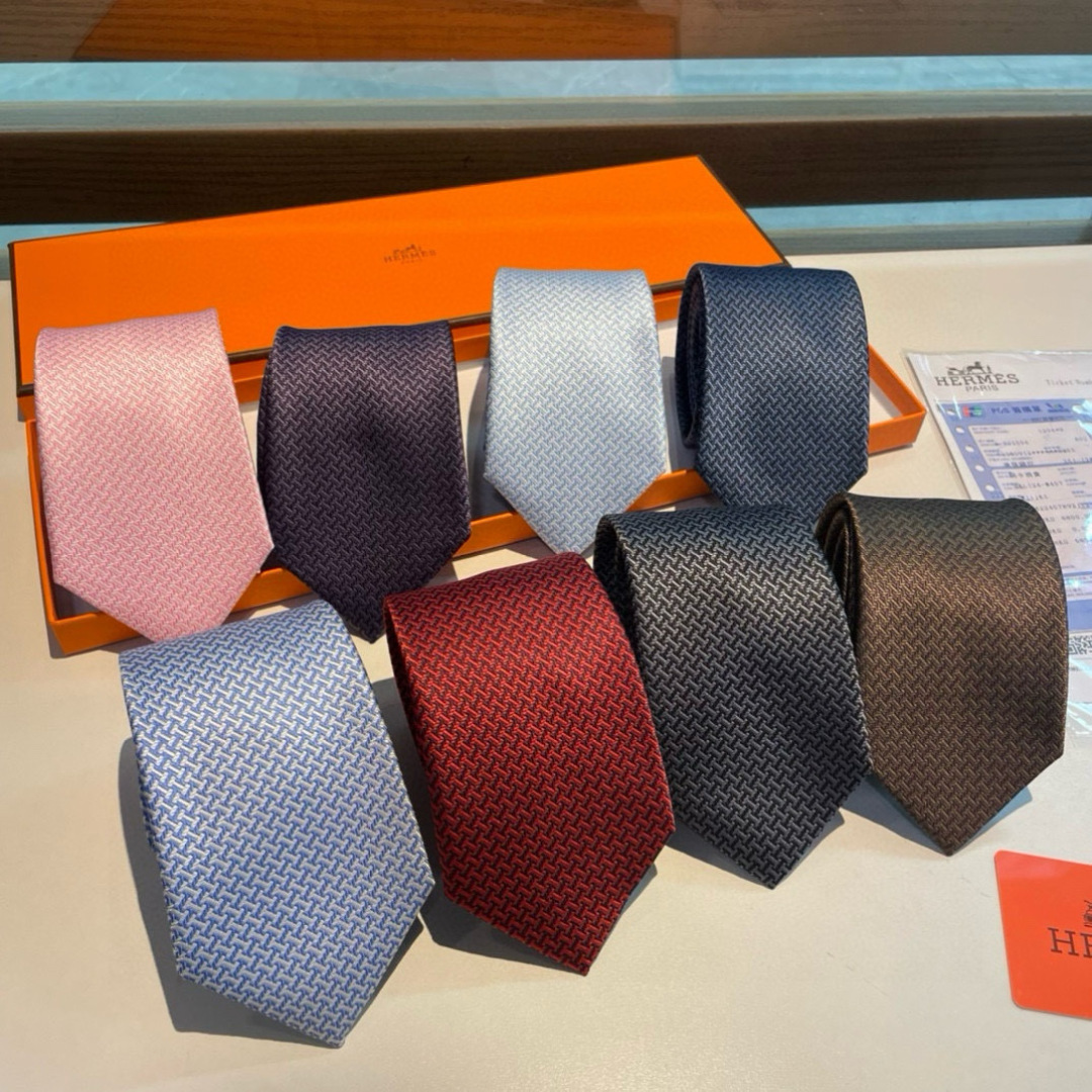 爱马仕H字母男士新款领带系列👔👔，让男士可以充分展示自己个性。100%顶级斜纹真丝手工定制‼