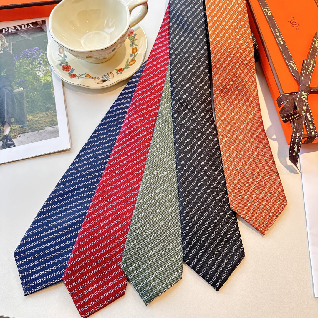 特 爱马仕最新款领带 “抛锚起航”领带手工缝制重磅真丝领带（100%桑蚕丝）。爱马仕领带是每位男士衣橱中