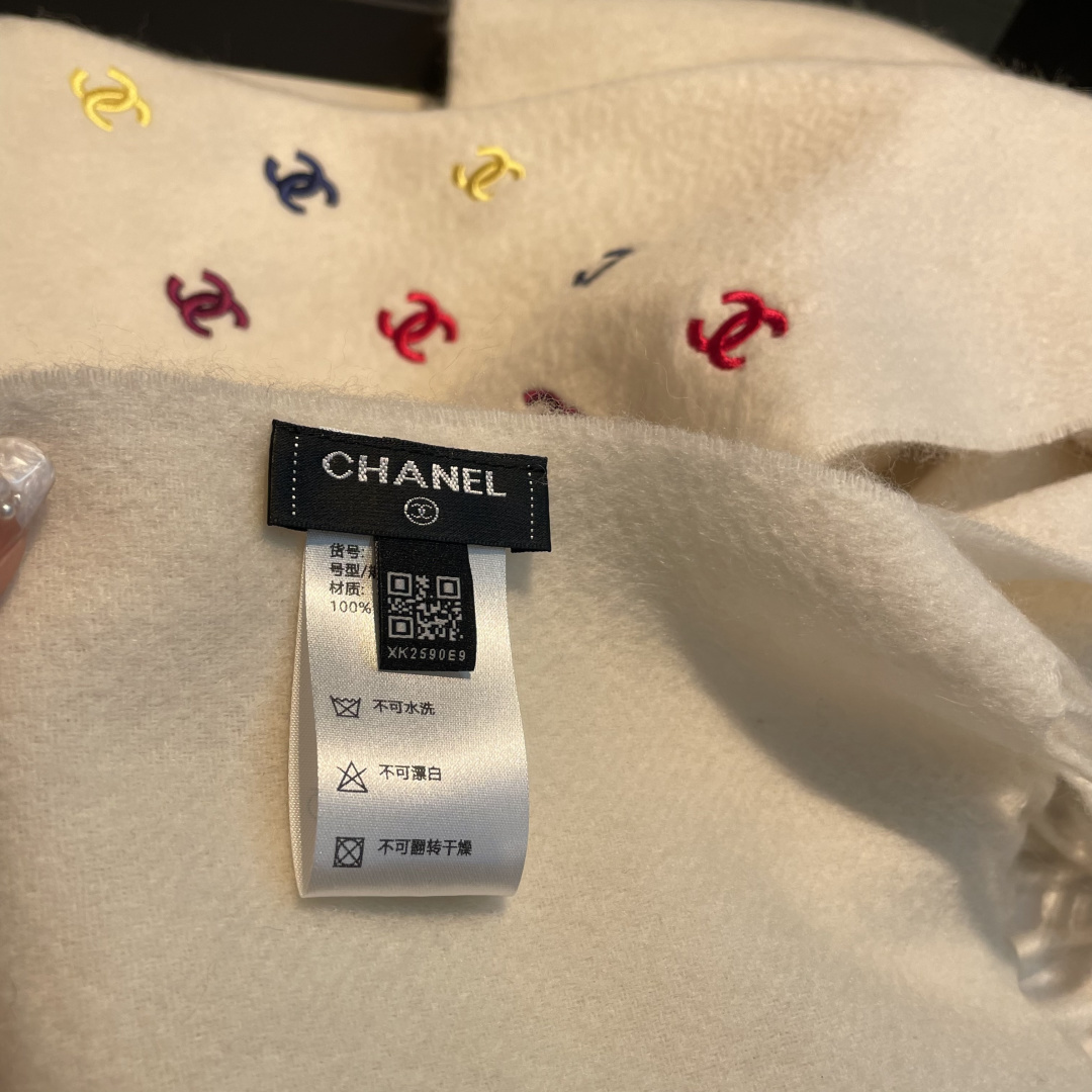 🆕 【CHANEL·香奈儿 】喜欢有颜值，高质量的亲可入手，名媛单品，无论怎么搭配都是满满的气质感，100%极品山羊绒水