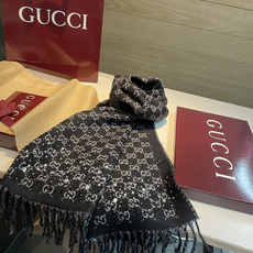 gucci新款满天星水钻围巾,宝子们今年CNY系列真的是杀疯了🧣 一整个被这波新年朱樱红戳中新年DNA红底➕巴西亮钻bl gucci新款满天星水钻围巾,宝子们今年CNY系列真的是杀疯了🧣 一整个被这波新年朱樱红戳中新年DNA红底➕巴西亮钻bl