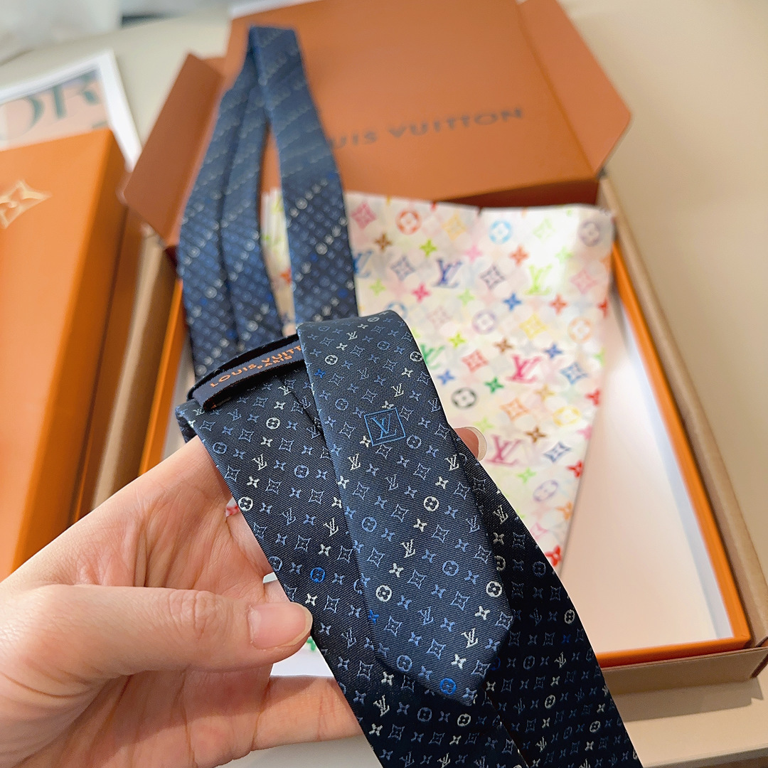特 LV老花领带 ，路易威登经典领带👔老花提花设计，男士必备单品超时尚！高端品质 版型面料都达到品牌标准