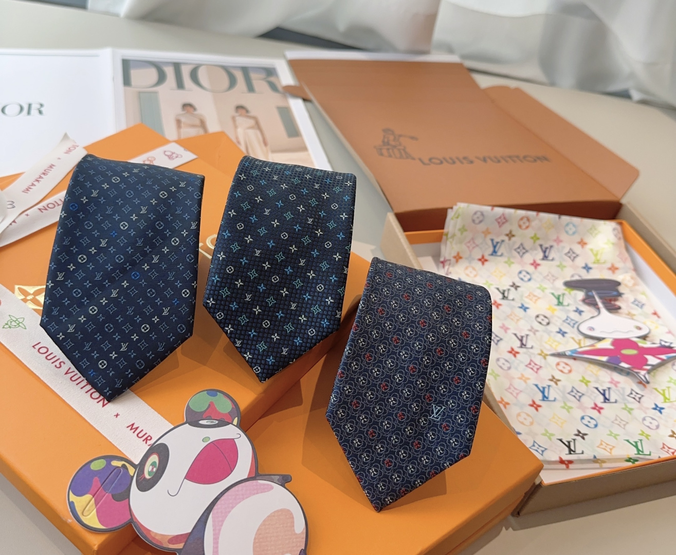 特 LV老花领带 ，路易威登经典领带👔老花提花设计，男士必备单品超时尚！高端品质 版型面料都达到品牌标准