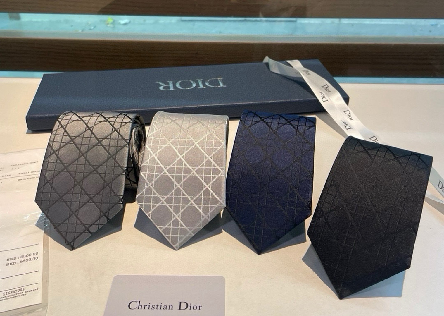 👏👏Dior家新款领带 👔👔Dior男士蚕丝藤格纹领带 稀有😻😻展现精湛手工与时尚优雅理想选择，这款采用