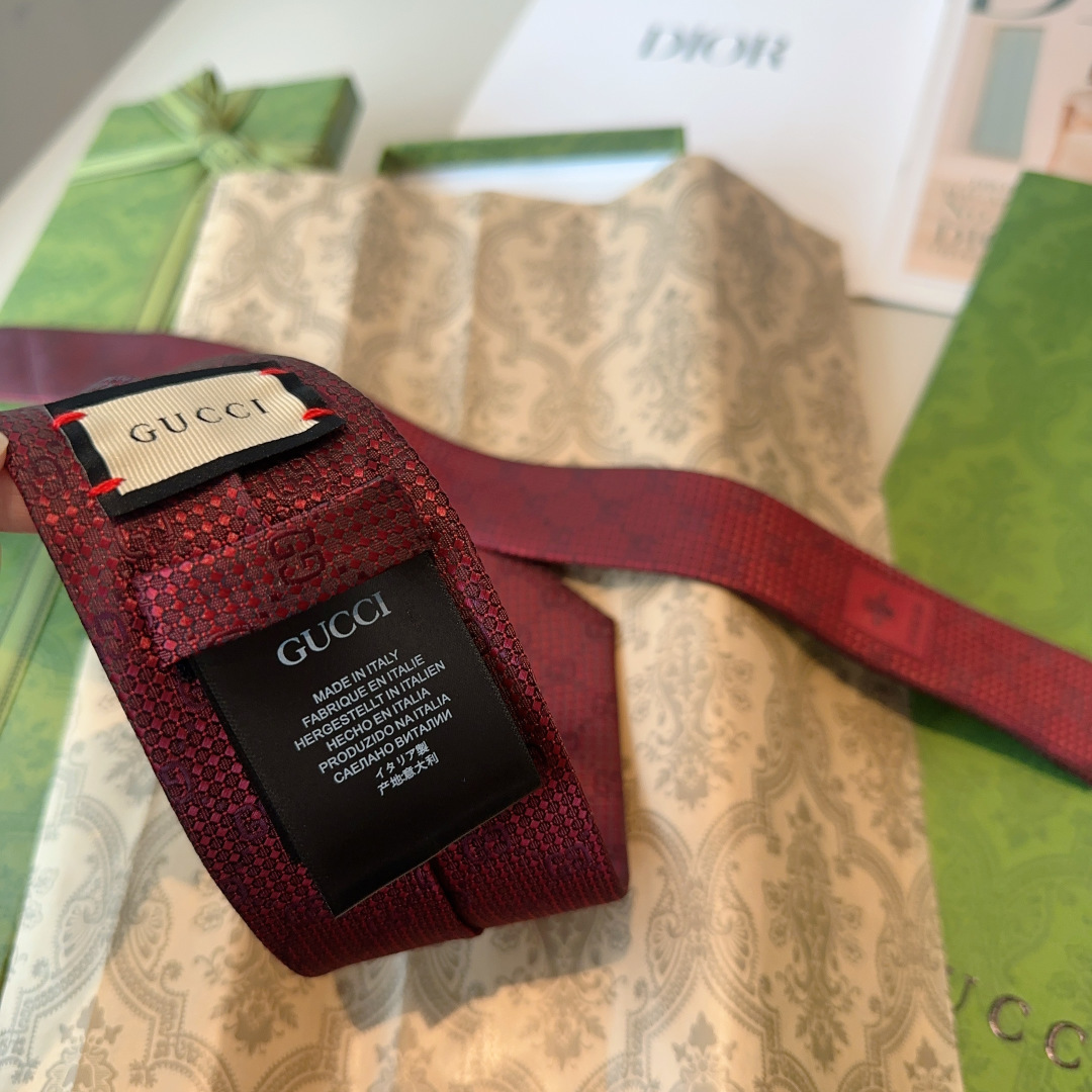 特 G家专柜新款【GG标识印花领带】男士领带👔👔，稀有采用经典小G LOGO提花展现精湛手工与时尚优雅的