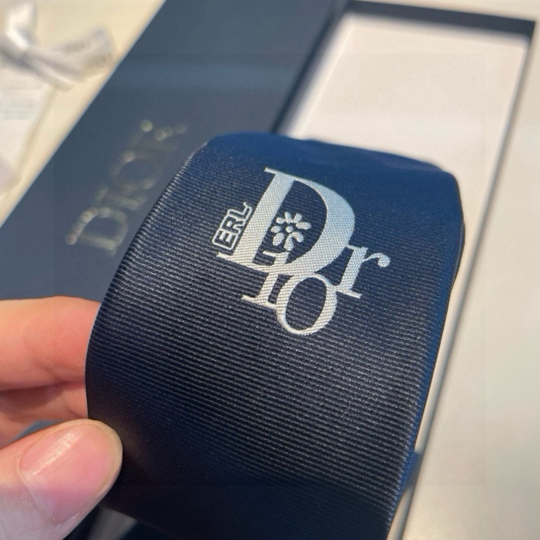 爆款到👏👏Do家新款领带 👔👔Dior男士【D家LOGO系列领带】，稀有😻😻展现精湛手工与时尚优雅的理想