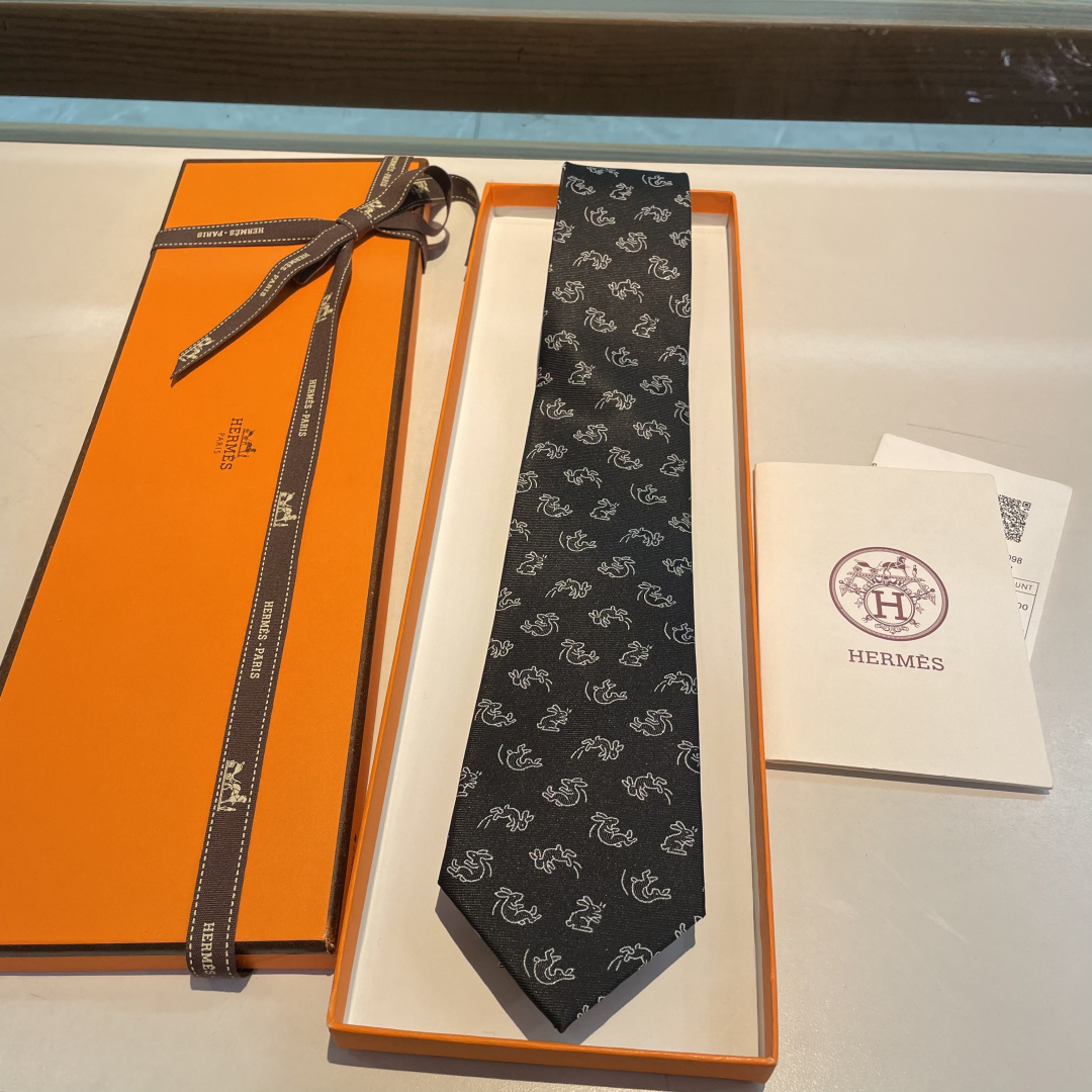 特 领带新款出货啦‼️‼️爱马仕男士新款领带系列👔👔，让男士可以充分展示自己个性。100%顶级斜纹真丝手