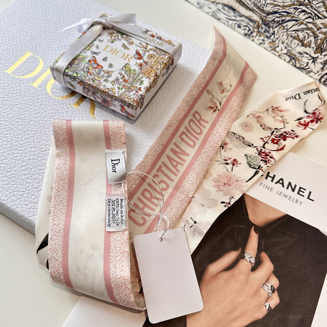 Dior scarf Mitzah Millefiori ， ， 。 ， ， ， ， ， Christian Dior 。 、 ， 。 — photo 7