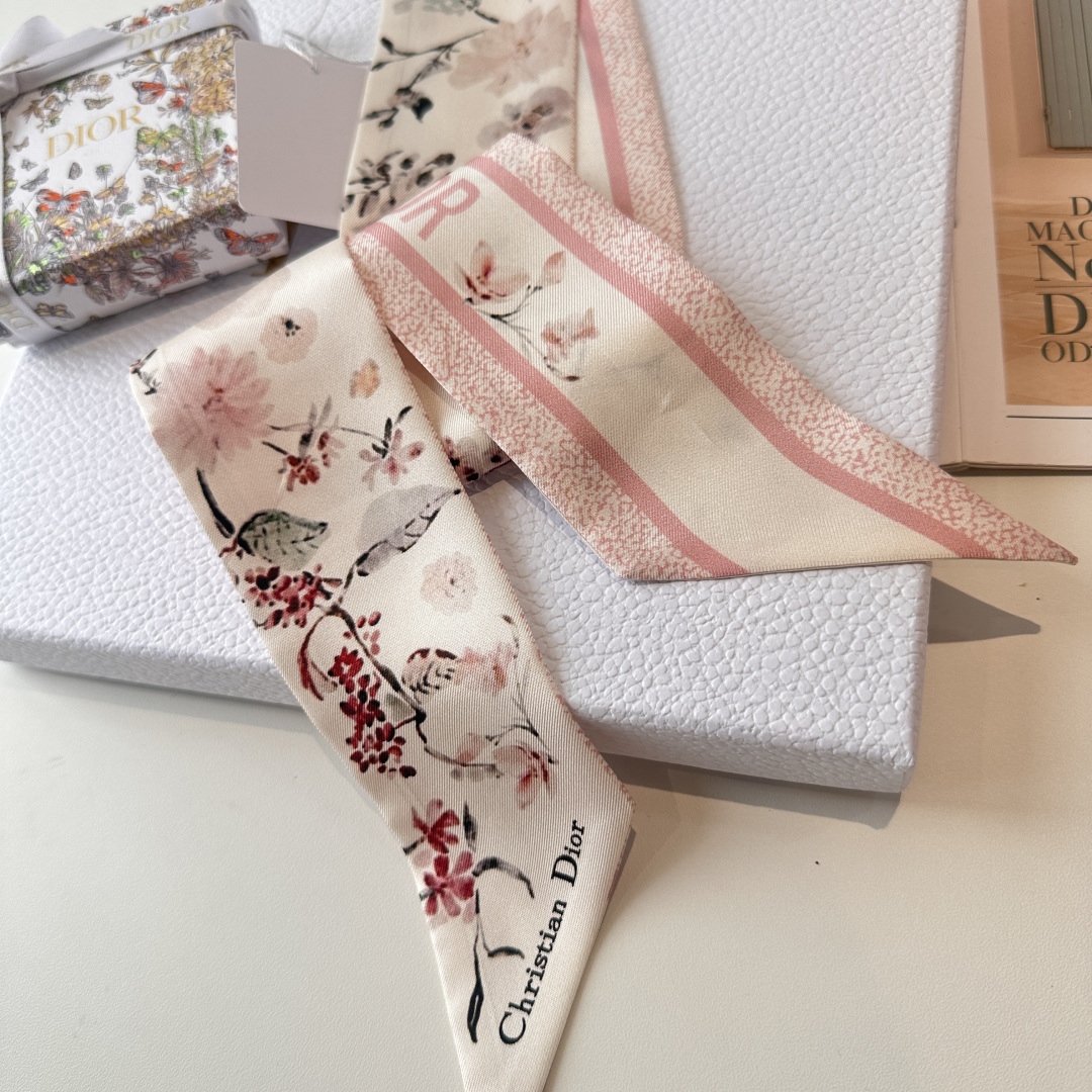 Dior scarf Mitzah Millefiori ， ， 。 ， ， ， ， ， Christian Dior 。 、 ， 。 — photo 13