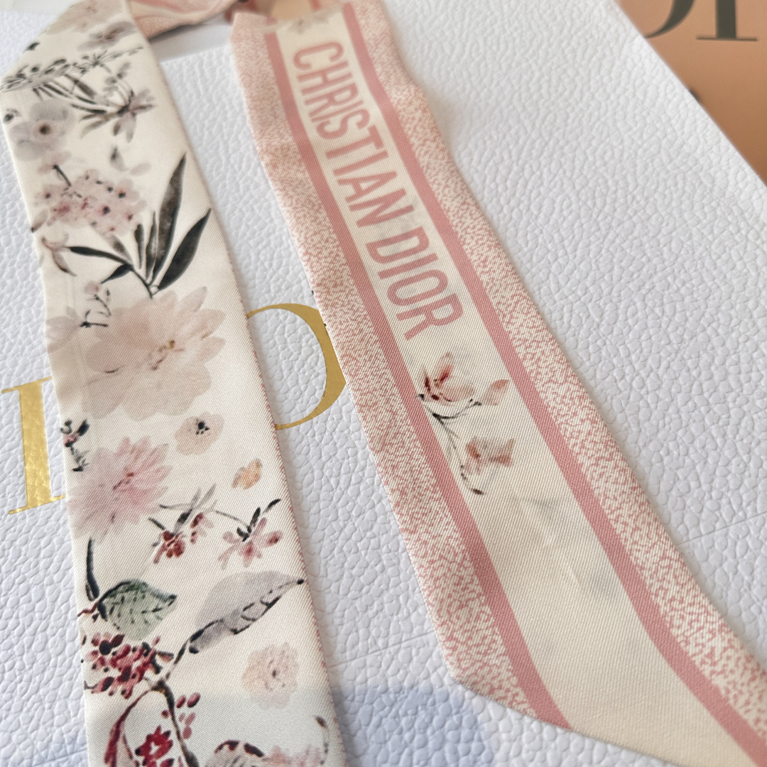 Dior scarf Mitzah Millefiori ， ， 。 ， ， ， ， ， Christian Dior 。 、 ， 。 — photo 14