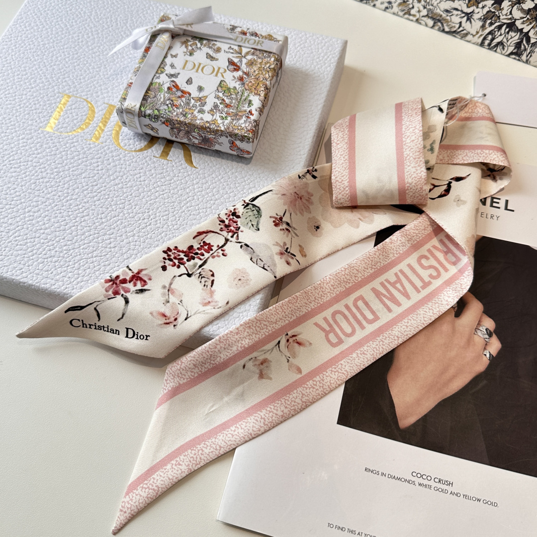 Dior scarf Mitzah Millefiori ， ， 。 ， ， ， ， ， Christian Dior 。 、 ， 。 — photo 9