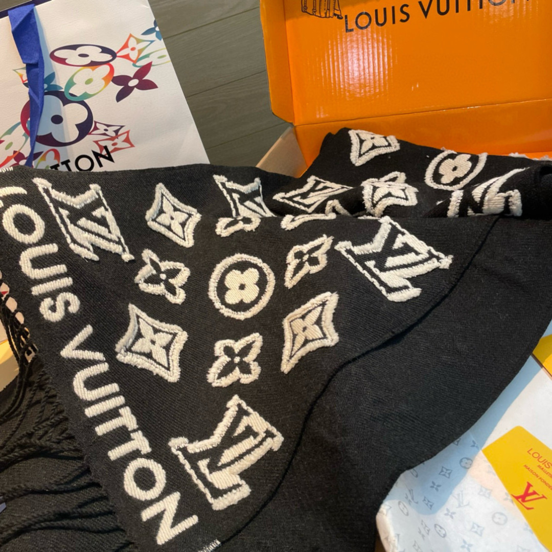 3D浮雕工艺 新 最新专柜同步上新 立体浮雕logo 超级拉风 厚实蓬松 原版原标 上身效果很好看 不分