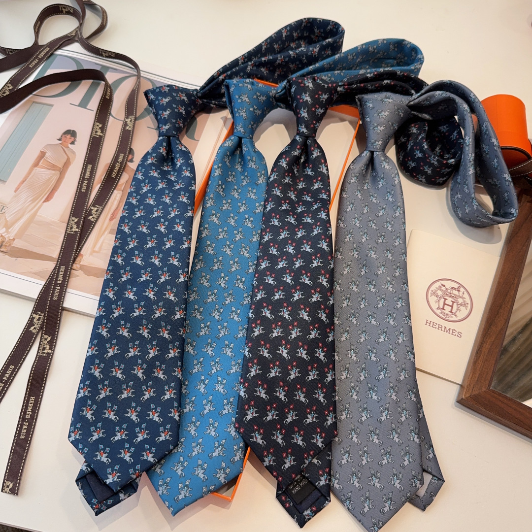 特 手工缝制斜纹真丝领带（100%桑蚕丝）。这件蕴含创意巧思的作品饰有令人惊喜的细节，佩戴这款精美领带，