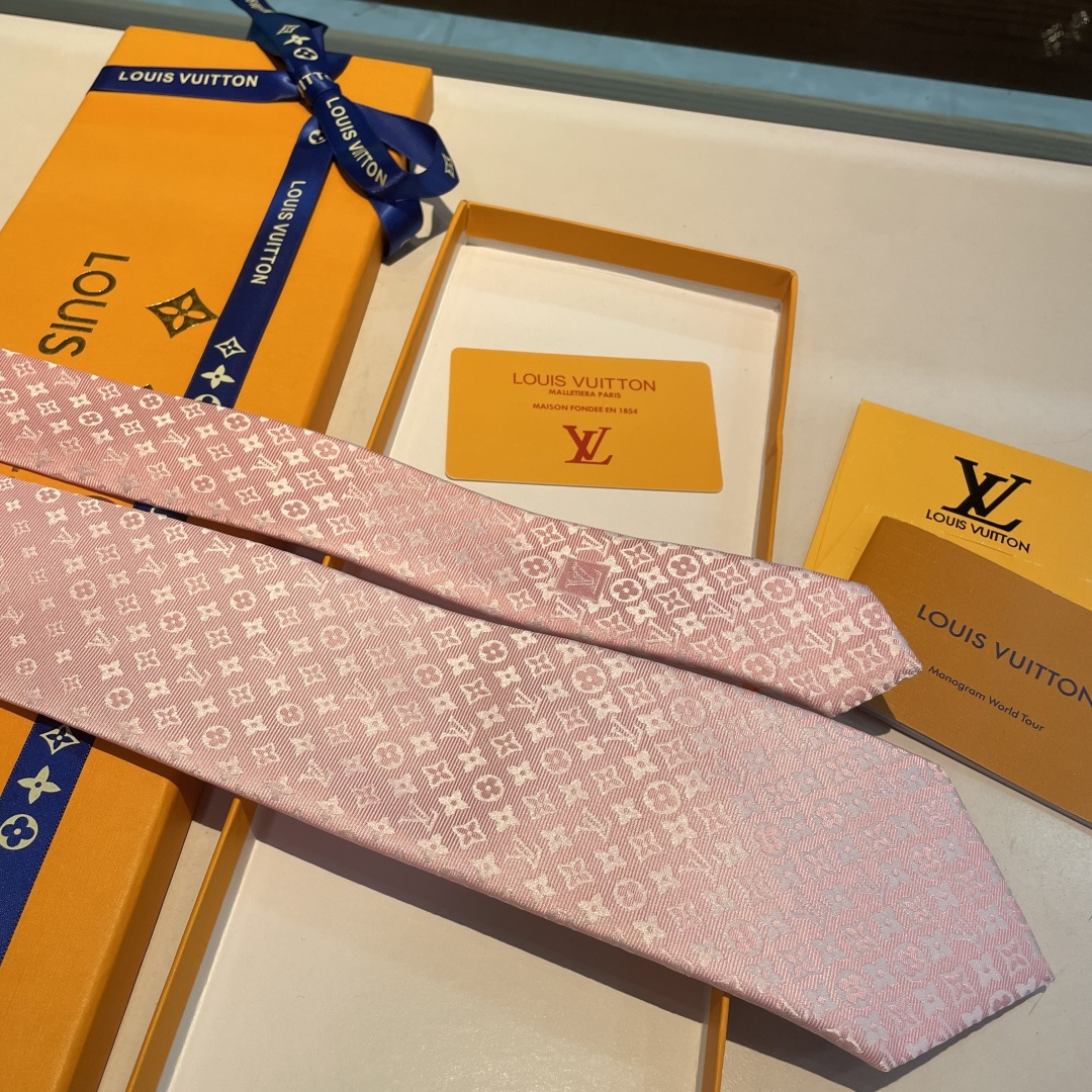 特 LV字母渐变领带 ，路易威登经典领带👔男士必备单品超时尚！高端品质 版型面料都达到品牌标准，，难得的