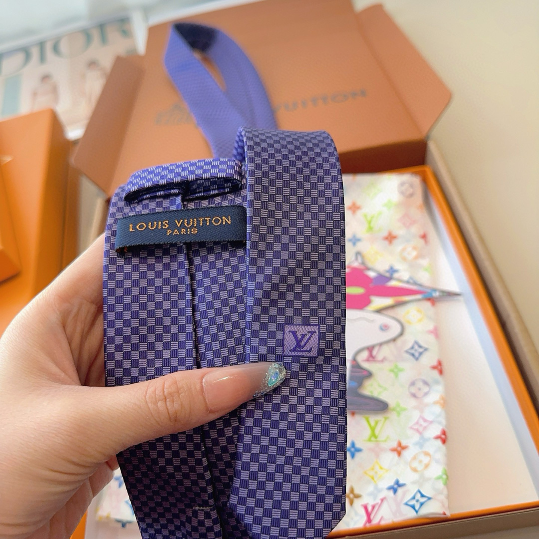 LV领带 新款来袭 路易威登经典领带👔「棋盘格子」l'花纹，男士必备单品超时尚！高端品质 版型面料都达到