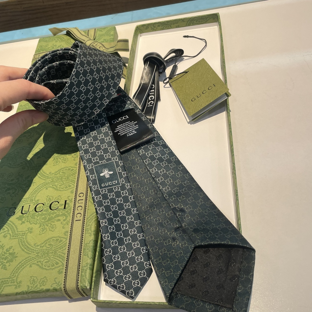 特 G家专柜新款【GG标识印花领带】男士领带👔👔，稀有采用经典小G LOGO提花展现精湛手工与时尚优雅的