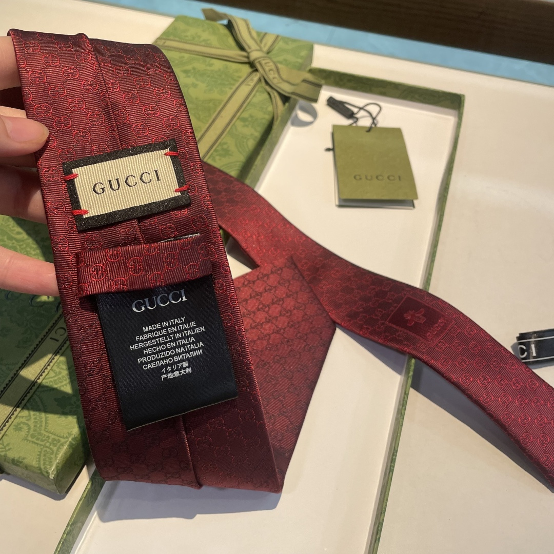 特 G家专柜新款【GG标识印花领带】男士领带👔👔，稀有采用经典小G LOGO提花展现精湛手工与时尚优雅的