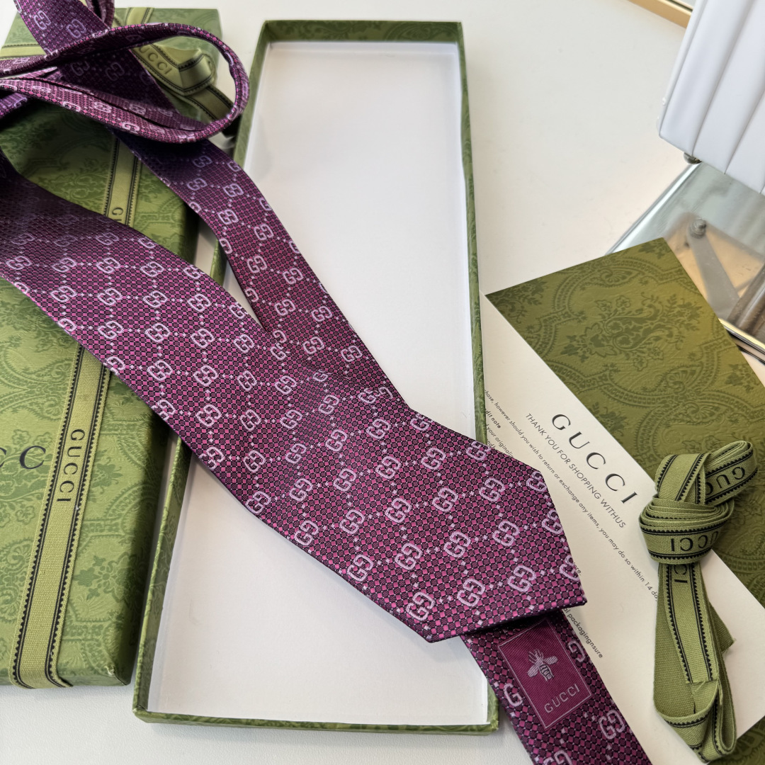 特 G家专柜新款【GG标识印花领带】男士领带👔👔，稀有采用经典小G LOGO提花展现精湛手工与时尚优雅的