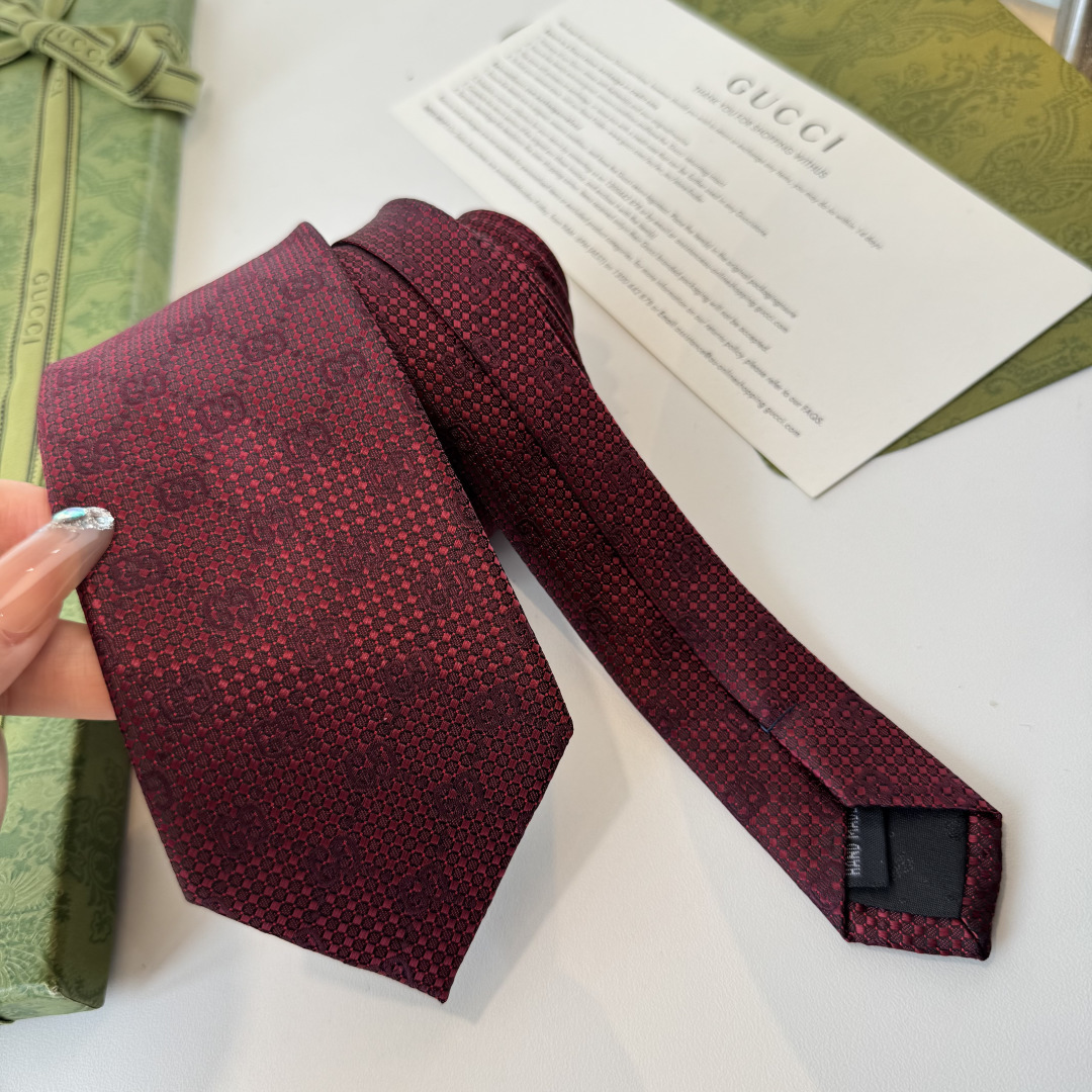 特 G家专柜新款【GG标识印花领带】男士领带👔👔，稀有采用经典小G LOGO提花展现精湛手工与时尚优雅的