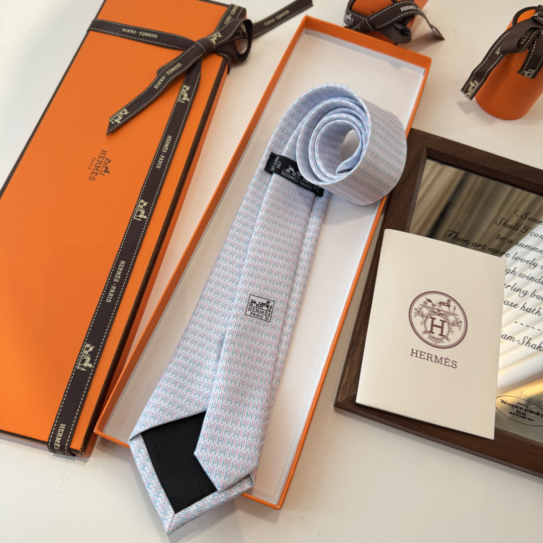 特 爱马仕男士新款领带系列👔👔，稀有H家每年都有一千条不同印花的领带面世，从最初的多以几何图案表现骑术活