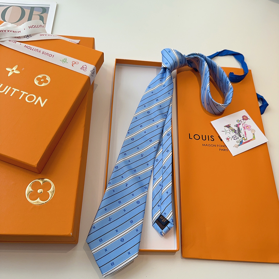 特 👏👏专柜同歩👔👔精致的小Logo提花，低调奢华大气的配色，这款领带将Lv标志性的Damier图案以同