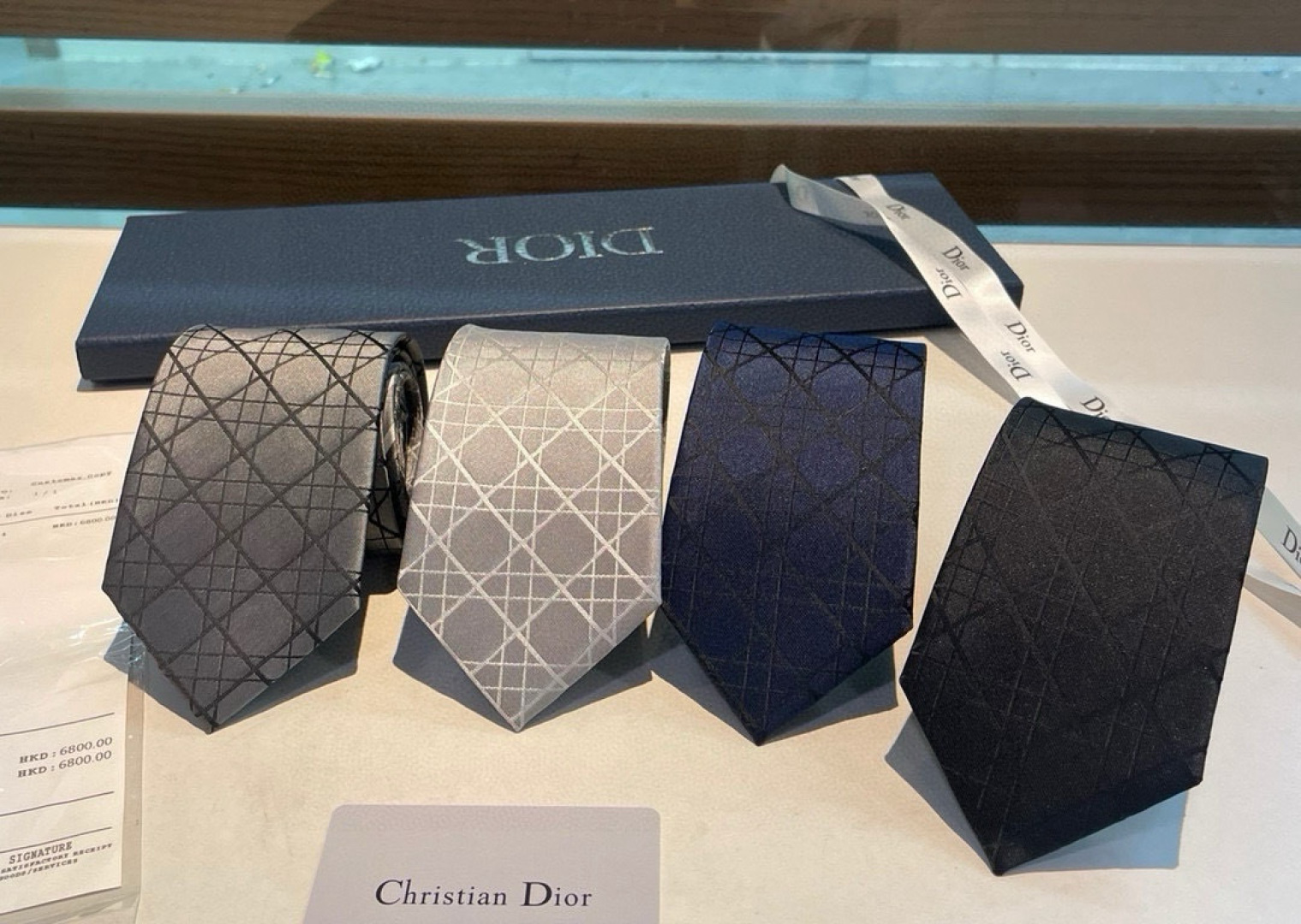 👏👏Dior家新款领带 👔👔Dior男士蚕丝藤格纹领带 稀有😻😻展现精湛手工与时尚优雅理想选择，这款采用