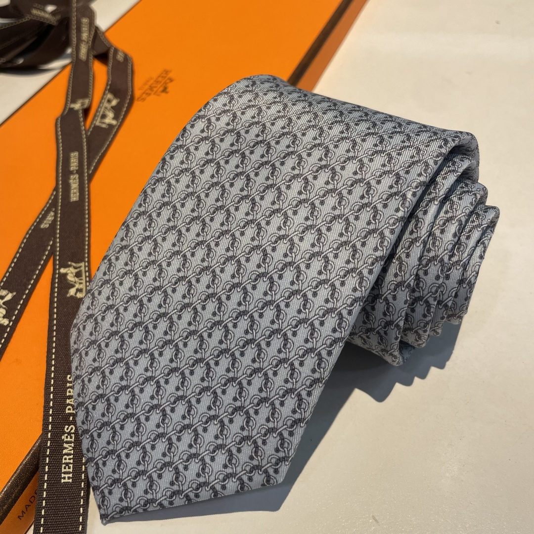 特 爱马仕男士新款领带系列👔👔，稀有H家每年都有一千条不同印花的领带面世，从最初的多以几何图案表现骑术活
