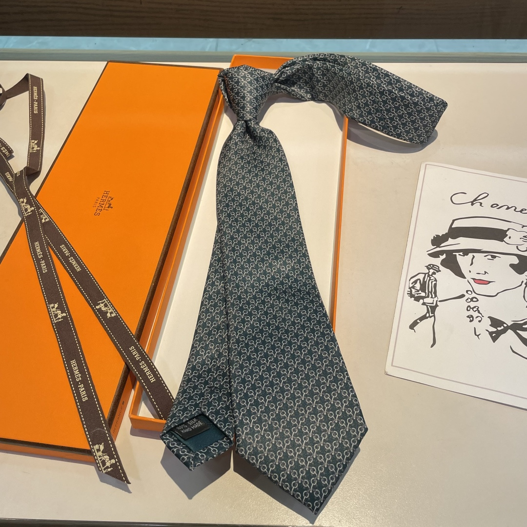 特 爱马仕男士新款领带系列👔👔，稀有H家每年都有一千条不同印花的领带面世，从最初的多以几何图案表现骑术活