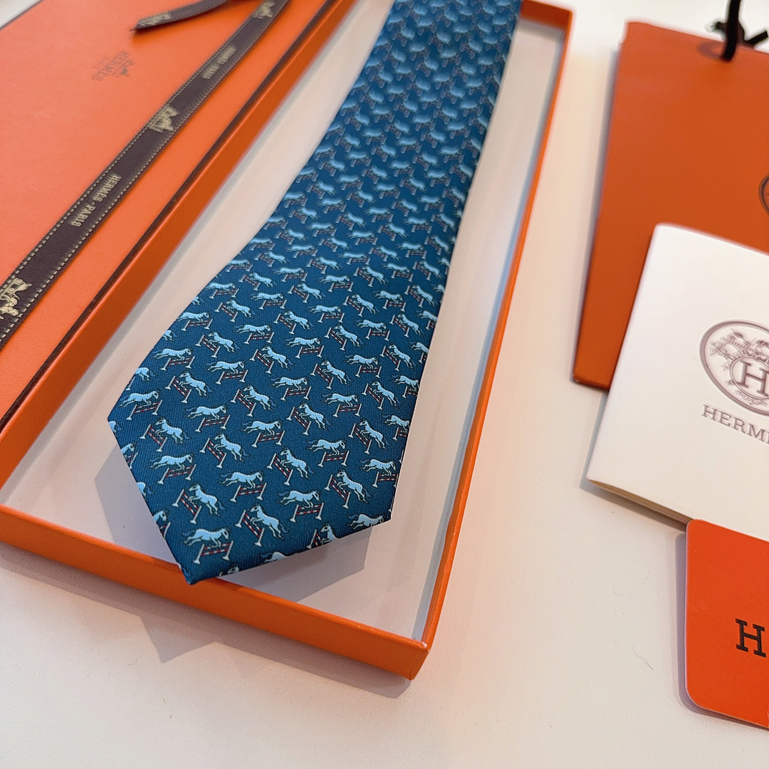 特 领带新款出货啦‼‼爱马仕男士新款领带系列👔👔，让男士可以充分展示自己个性。100%顶级斜纹真丝手工定
