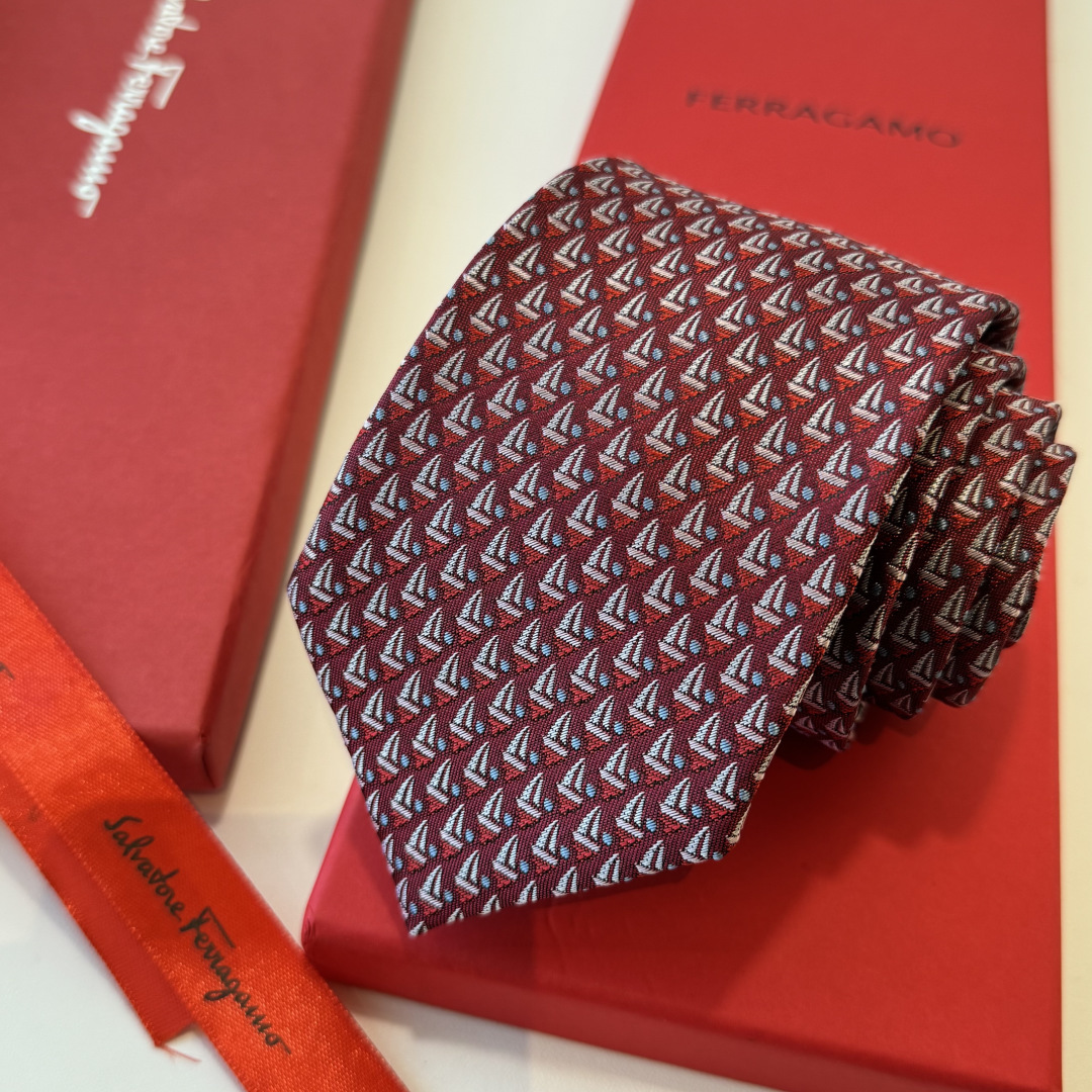 特 配包装 菲拉格慕男士新款领带系列👔👔，让男士可以充分展示自己个性。100%顶级斜纹真丝手工定制‼