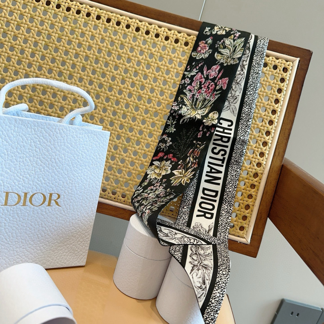 Dior scarf Mitzah Pietro Ruffo Millefiori Christian Dior Millefiori — photo 9