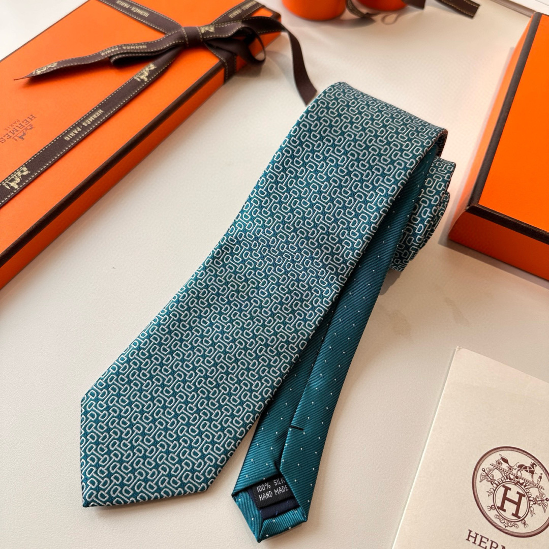 特 领带新款出货啦‼️‼️爱马仕男士新款领带系列👔👔，让男士可以充分展示自己个性。100%顶级斜纹真丝手