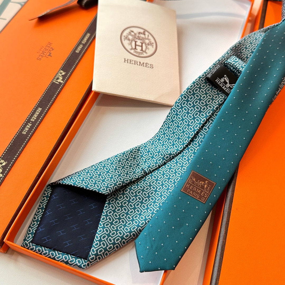 特 领带新款出货啦‼️‼️爱马仕男士新款领带系列👔👔，让男士可以充分展示自己个性。100%顶级斜纹真丝手