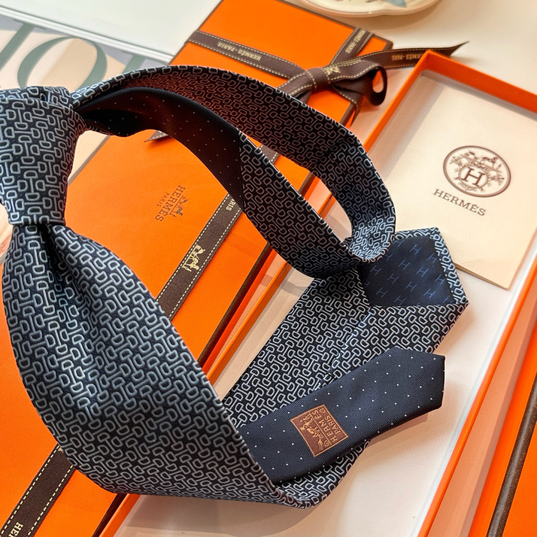特 领带新款出货啦‼️‼️爱马仕男士新款领带系列👔👔，让男士可以充分展示自己个性。100%顶级斜纹真丝手