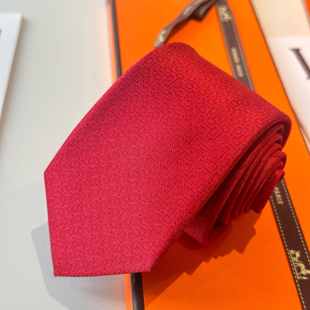 特 领带新款出货啦‼️‼️爱马仕男士新款领带系列👔👔，让男士可以充分展示自己个性。100%顶级斜纹真丝手
