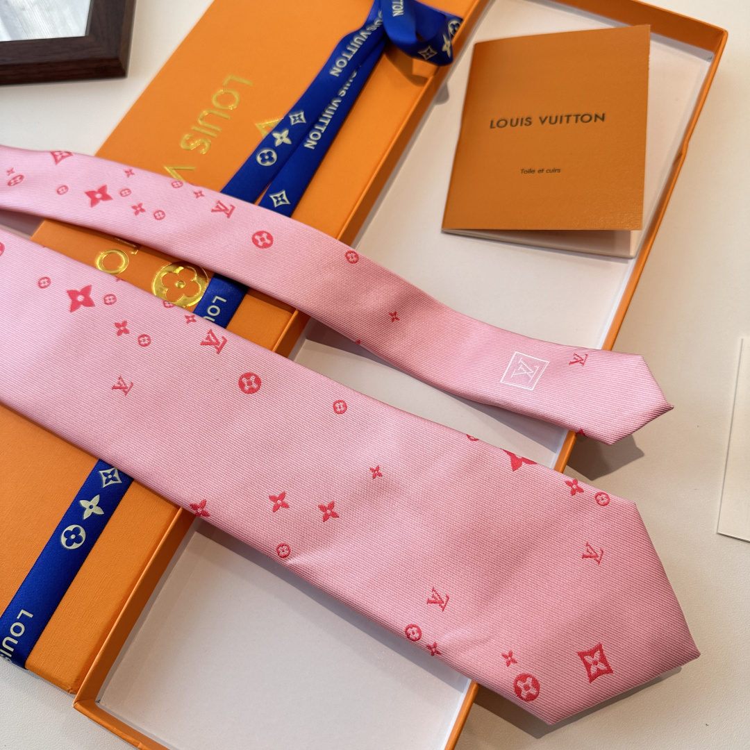 特 路易威登经典领带👔男士必备单品超时尚！高端品质 版型面料都达到品牌标准，，难得的好款，不挑人，上身效