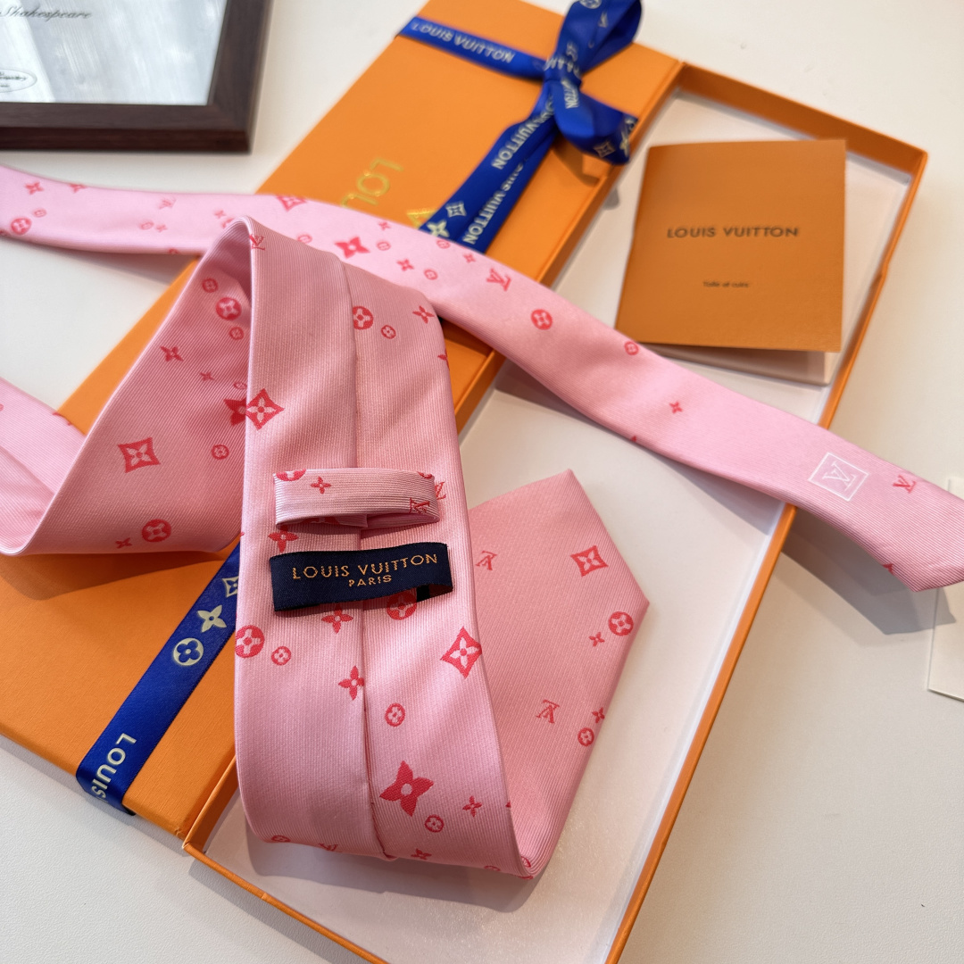 特 路易威登经典领带👔男士必备单品超时尚！高端品质 版型面料都达到品牌标准，，难得的好款，不挑人，上身效