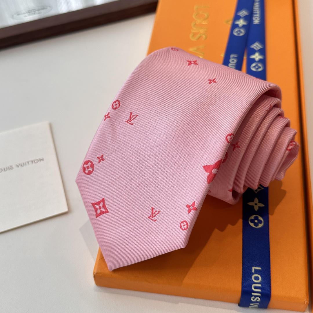 特 路易威登经典领带👔男士必备单品超时尚！高端品质 版型面料都达到品牌标准，，难得的好款，不挑人，上身效