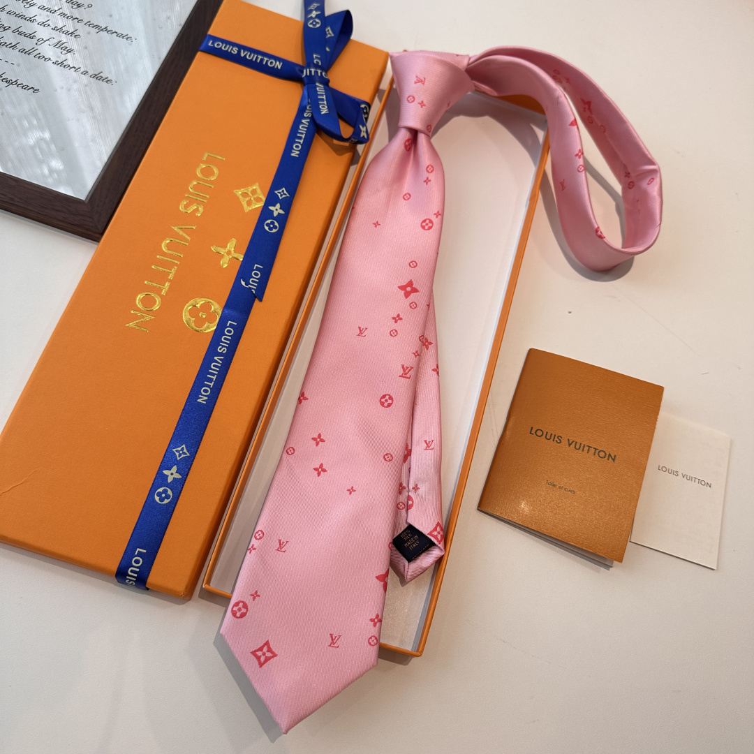 特 路易威登经典领带👔男士必备单品超时尚！高端品质 版型面料都达到品牌标准，，难得的好款，不挑人，上身效