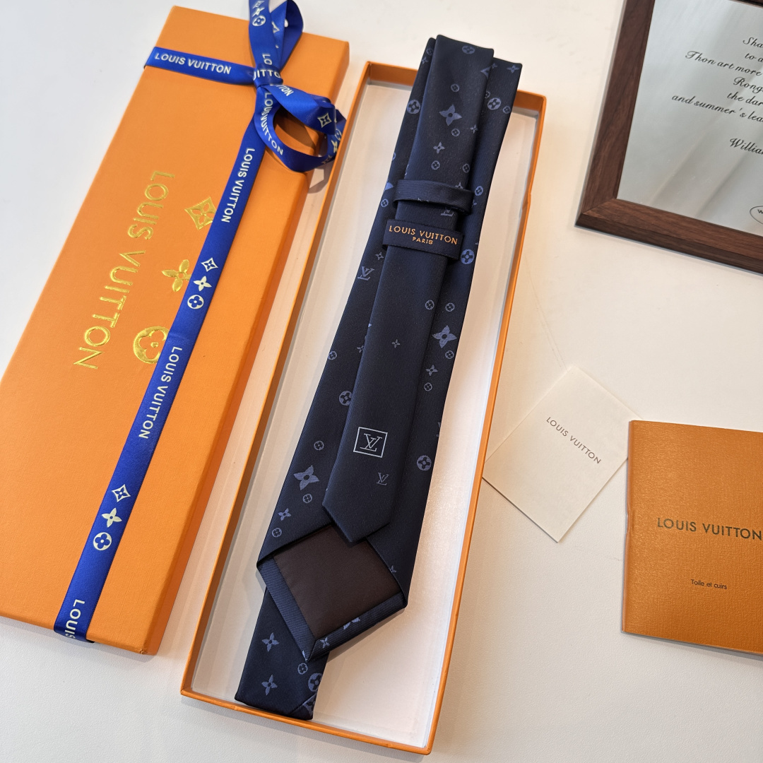 特 路易威登经典领带👔男士必备单品超时尚！高端品质 版型面料都达到品牌标准，，难得的好款，不挑人，上身效