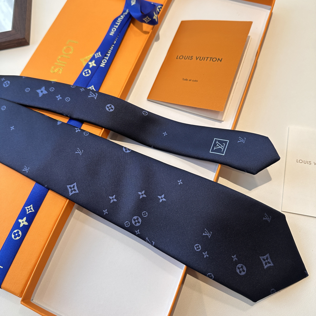 特 路易威登经典领带👔男士必备单品超时尚！高端品质 版型面料都达到品牌标准，，难得的好款，不挑人，上身效