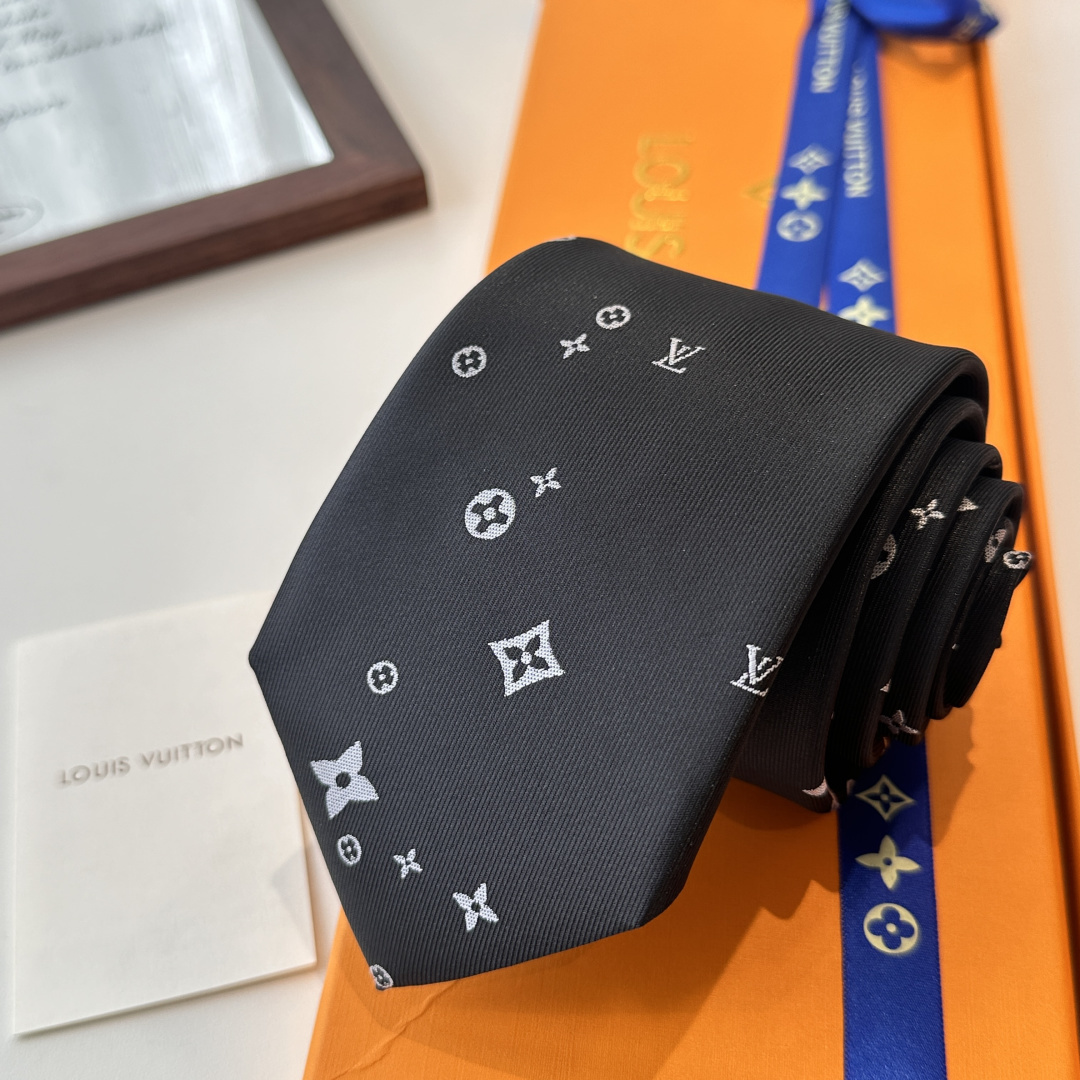 特 路易威登经典领带👔男士必备单品超时尚！高端品质 版型面料都达到品牌标准，，难得的好款，不挑人，上身效