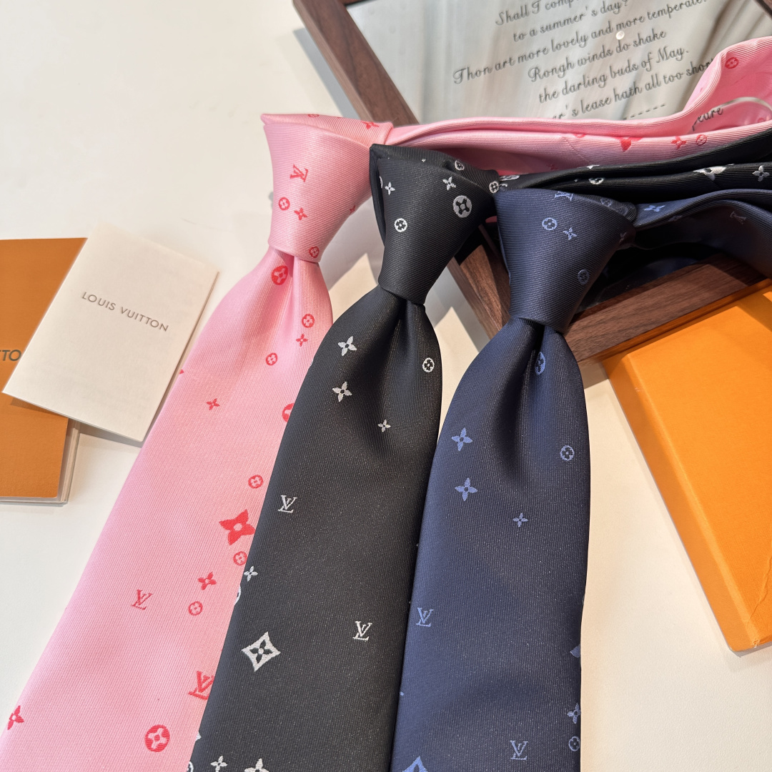 特 路易威登经典领带👔男士必备单品超时尚！高端品质 版型面料都达到品牌标准，，难得的好款，不挑人，上身效