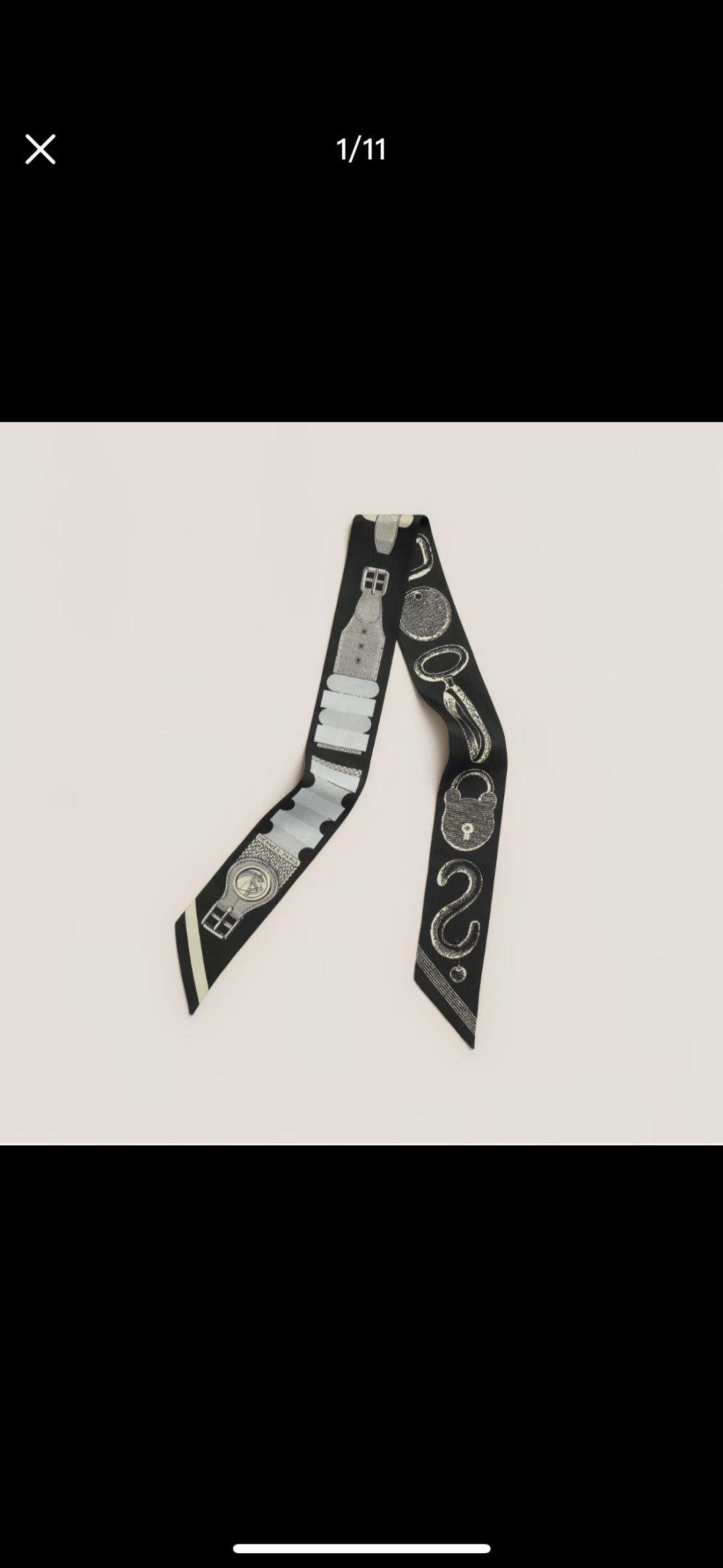 NO:772521,Hermes 'Poetic Review' Twilly small silk scarf. Twilly silk ribbon (mulberry silk). This small silk accessory can be worn in a variety of ways and can add smartness and fun to your daily look! Made in France. Designers Christine Henry and Hugo Grygkar Dimensions: 5x86.5 cm scarf, streamer, hair bundle, hermes, hermes, real silk19860909爱马仕Hermes“诗意回顾”Twilly小丝巾. Twilly真丝缎带(桑蚕丝). 这款小巧的真丝配饰佩戴方式千变万化,可为您的日常造型增添灵动妙趣!法国制造. 设计师克里丝汀娜·亨利(Christine Henry)和雨果·格里卡尔(Hugo Grygkar)尺寸:5x86.5厘米丝巾,飘带，发束,hermes,hermes,real silk,accessory